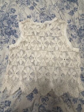 Deletta Cream Floral Appliqué Lace Tank